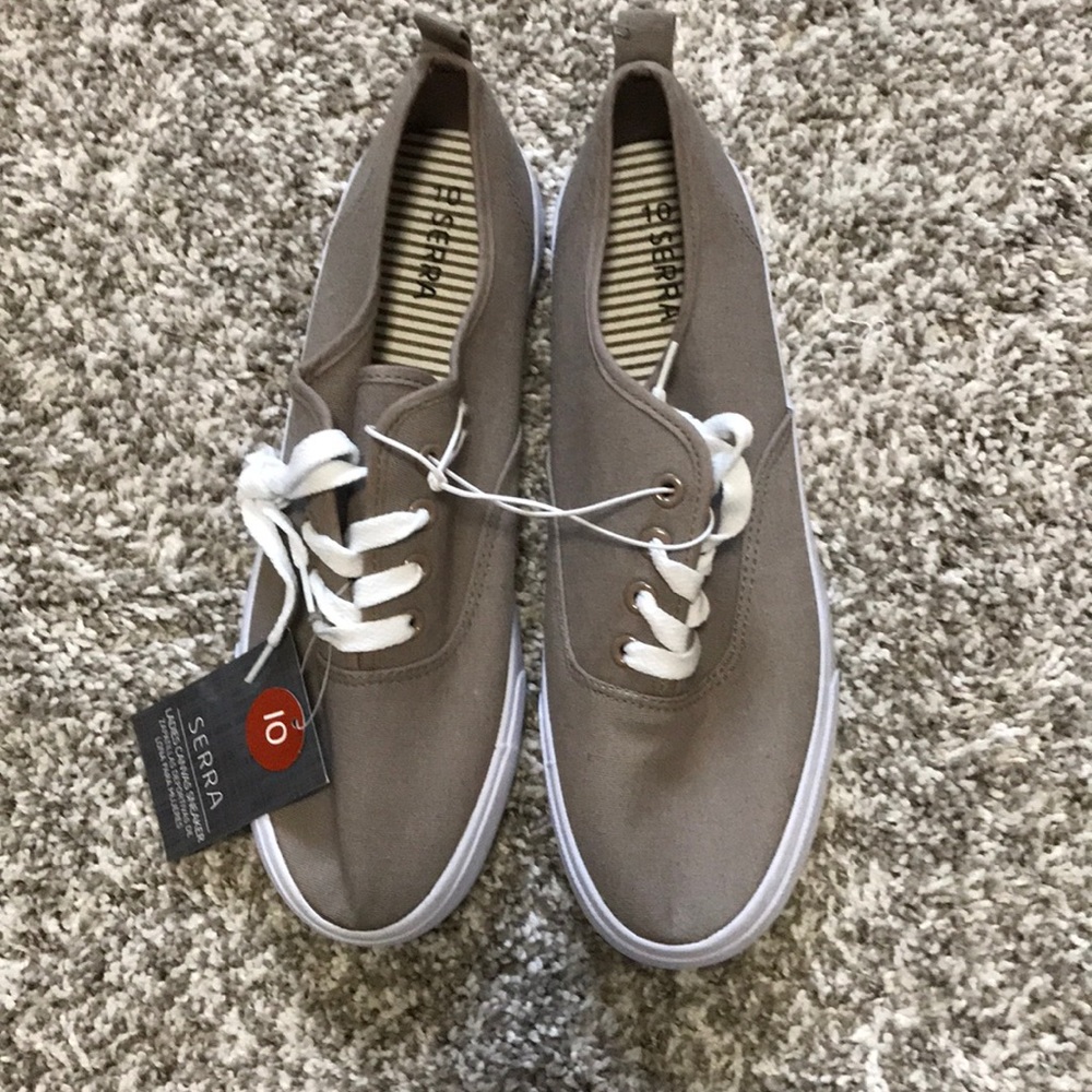 ladies canvas sneaker